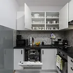 Sowa Deluxe Apartment *